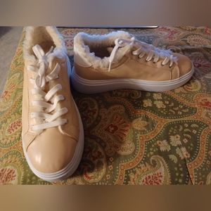 Schutz 8.5 8 1/2 37.5 Beige eggshell Sneakers Flats Shoes Kristin